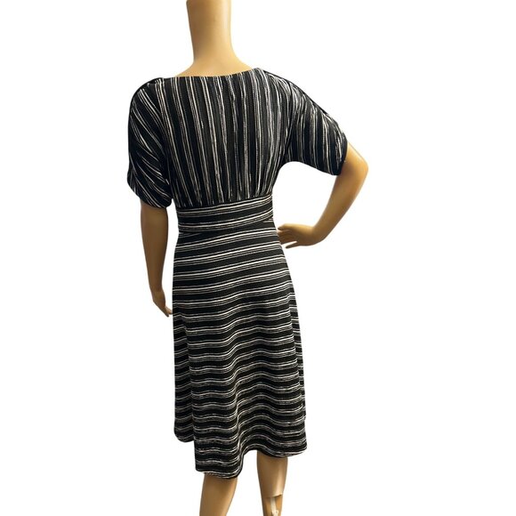 (5 for $25) Max Studio V-Neck Striped Short Sleeve Dress in Black/White Small - Picture 5 of 7